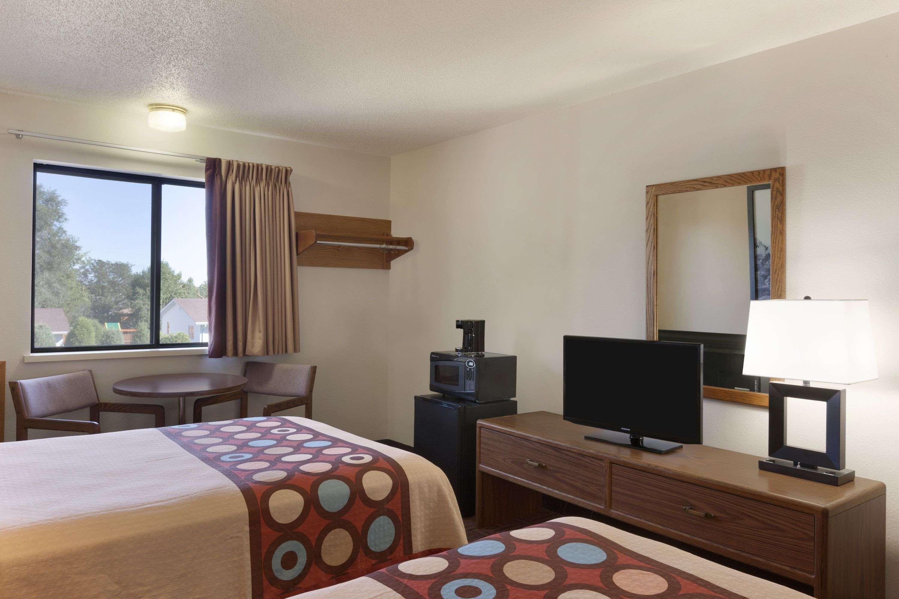 ซูเปอร์ 8 บาย วินด์แฮม วอลล์ Hotel ภายนอก รูปภาพ