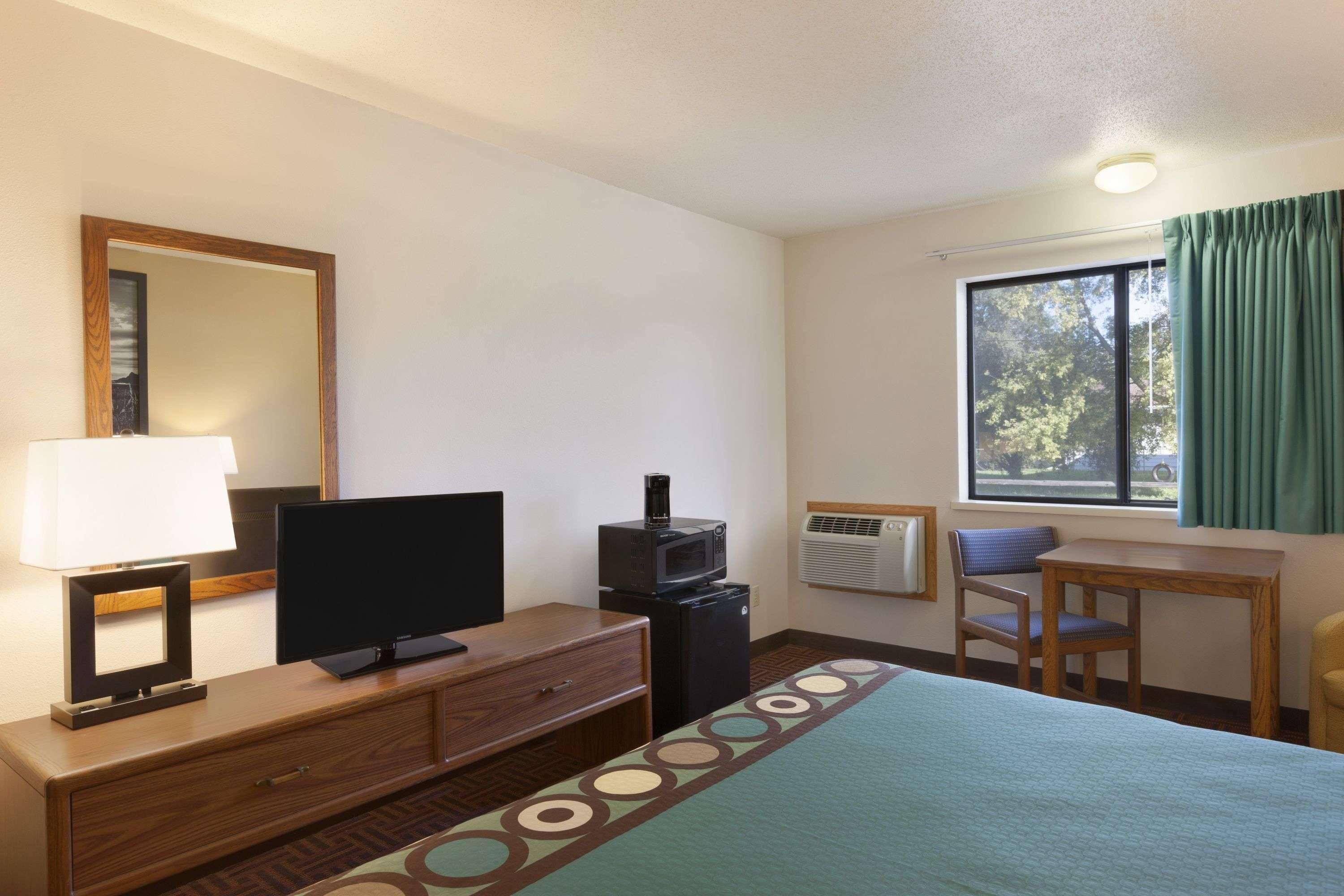 ซูเปอร์ 8 บาย วินด์แฮม วอลล์ Hotel ภายนอก รูปภาพ